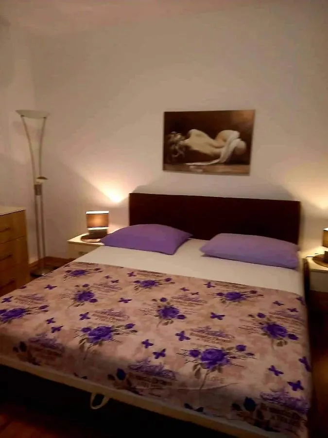 Paula Apartmani Mundanije شقة