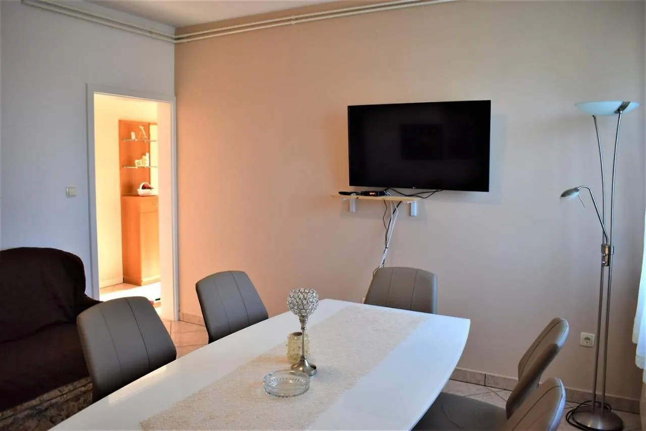 Paula Apartmani Mundanije